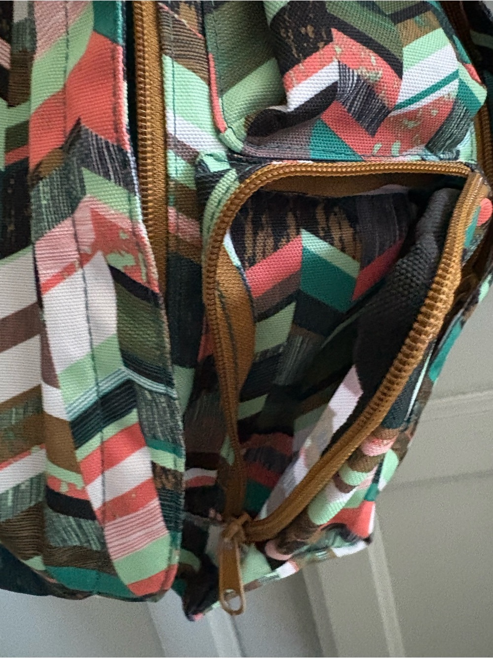 Coastal Blocks KAVU Sling Bag EUC - Picture 7 of 10